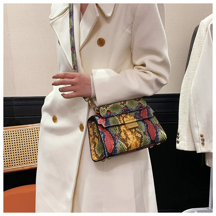 Fashionable High-end Texture Light Luxury Snake Print Niche Design Versatile Handhold Bag Shoulder Bag Crossbody Bag Armpit