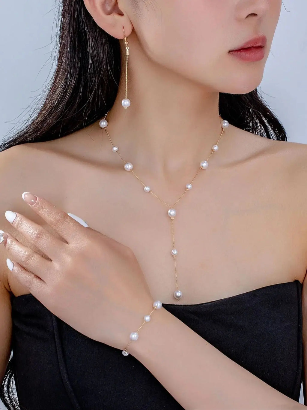 Elegant, Fashionable, and Stylish, with a Light Luxury and High-End Feel, Versatile Imitation Pearl Necklace, Bracelet, and Earrings, Suitable for Daily Wear, Weddings, and Vacations