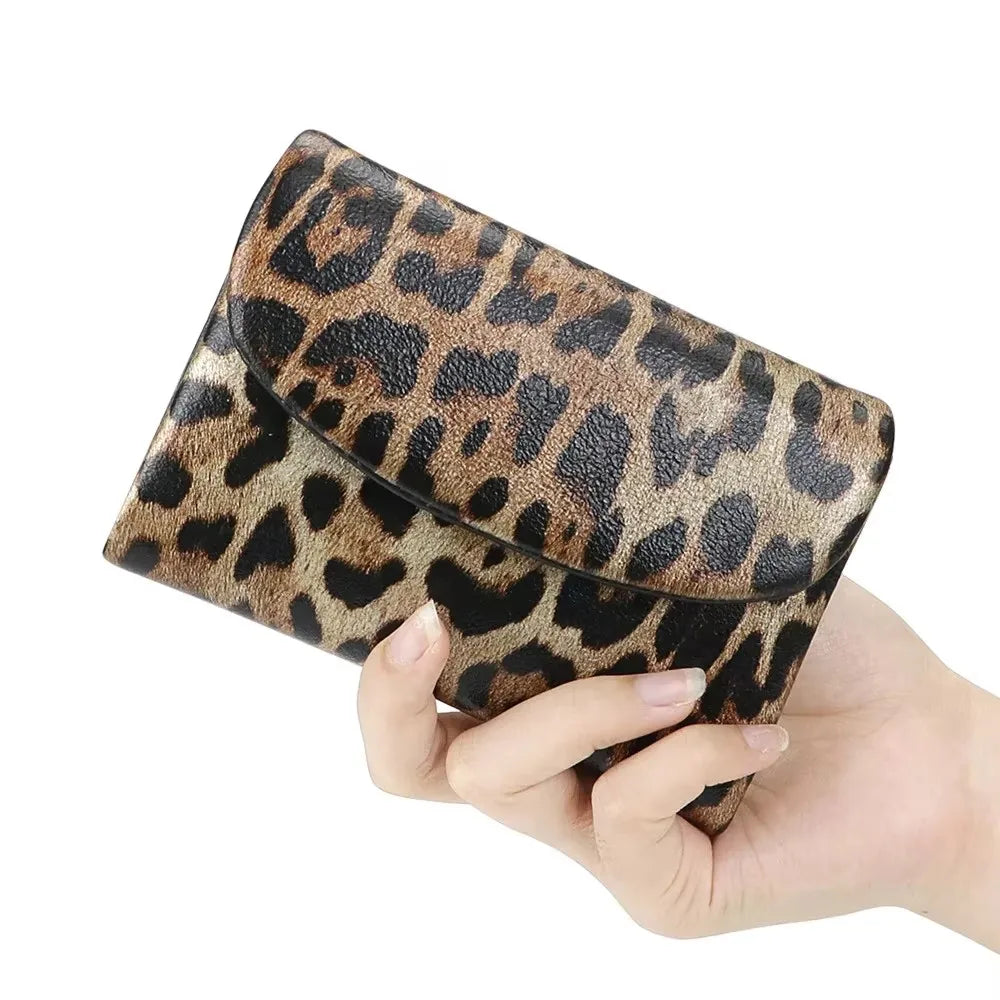 New Short Women's Wallet Coin Pocket Leopard Pattern Women's Wallet with Magnet and Photo Slot Suitable for Girls