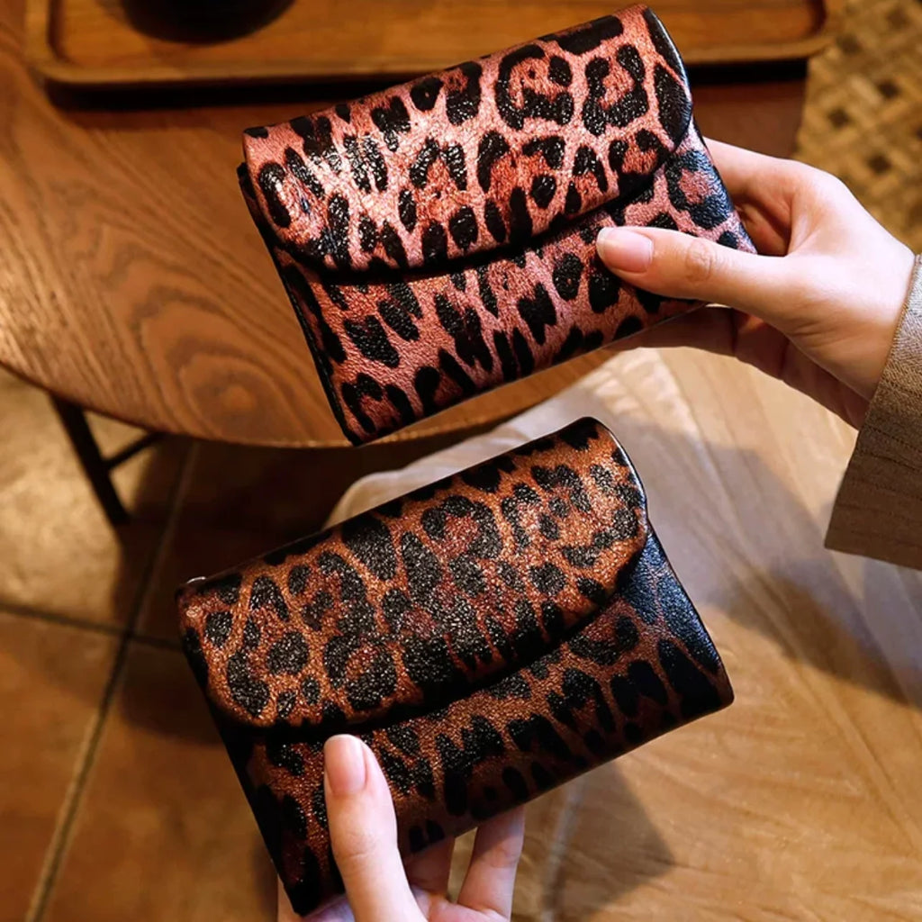 New Short Women's Wallet Coin Pocket Leopard Pattern Women's Wallet with Magnet and Photo Slot Suitable for Girls