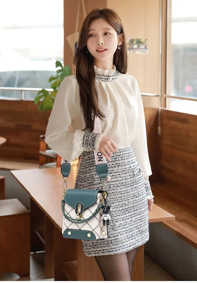 Korean version of simple and fashionable small square bag fashionable versatile shoulder messenger bag trendy mini mobile phone