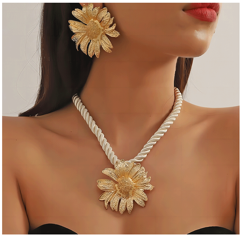 3 Pcs/set Simple Fashion Starfish Pendant Necklace Ocean Style Party Banquet Exaggerated Earrings Personalized Women Jewelry Set