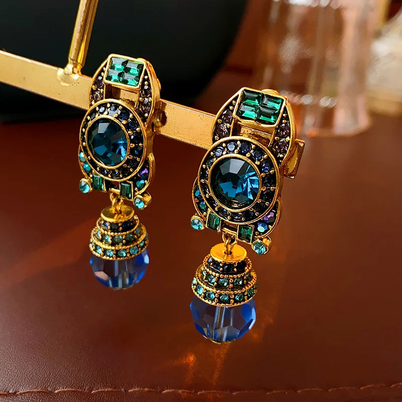 Rhinestone Bluey Crystal Clip Earrings for Womens Medieval Vintage Fashion Peisonality Sparkle Charms Earring Luxury Jewelry New