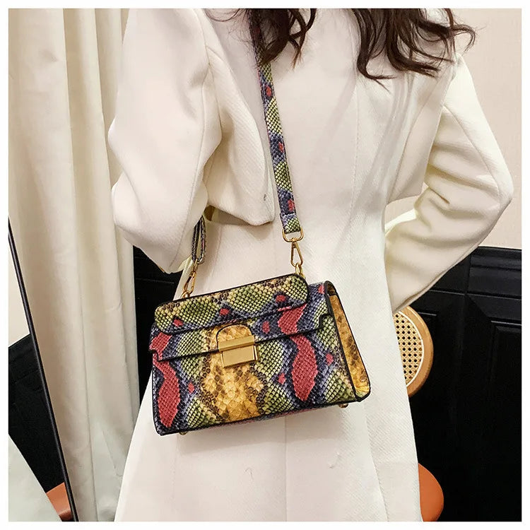 Fashionable High-end Texture Light Luxury Snake Print Niche Design Versatile Handhold Bag Shoulder Bag Crossbody Bag Armpit