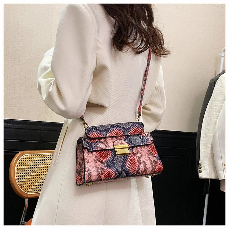 Fashionable High-end Texture Light Luxury Snake Print Niche Design Versatile Handhold Bag Shoulder Bag Crossbody Bag Armpit
