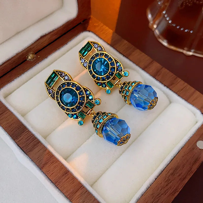 Rhinestone Bluey Crystal Clip Earrings for Womens Medieval Vintage Fashion Peisonality Sparkle Charms Earring Luxury Jewelry New