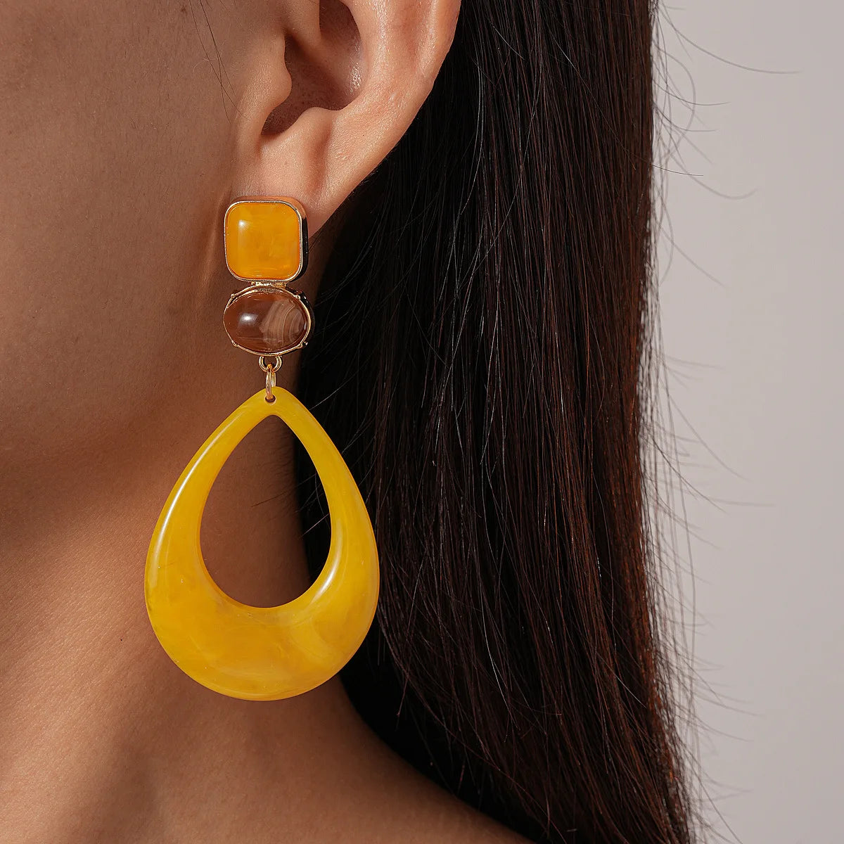 Vintage Yellow Water Droplet Resin Dangle Earrings for Women Geometric Smudging Hanging Decor Aesthetic Statement Ear Jewelry F